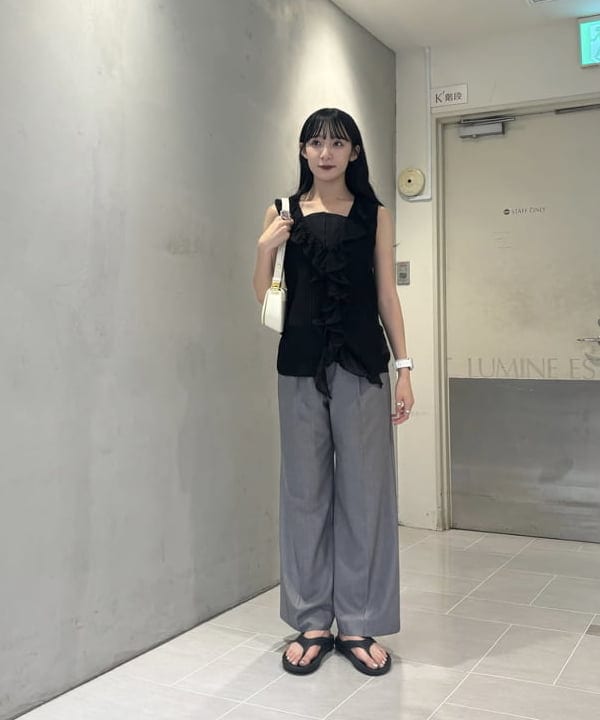 松田 陽茉莉さんの「BEAMS WOMEN｜ピンストライプ ストライプ 2タック パンツ」を使ったコーディネート