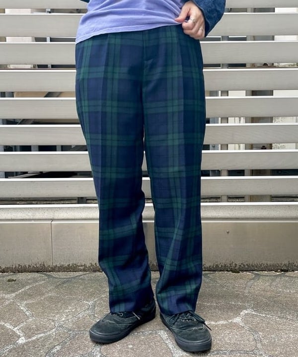 コウリキ　マミさんの「BEAMS WOMEN｜BEAMS BOY / ポリエステル ウール シンチ バック スラックス」を使ったコーディネート