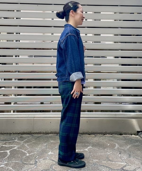 コウリキ　マミさんの「BEAMS WOMEN｜BEAMS BOY / ポリエステル ウール シンチ バック スラックス」を使ったコーディネート