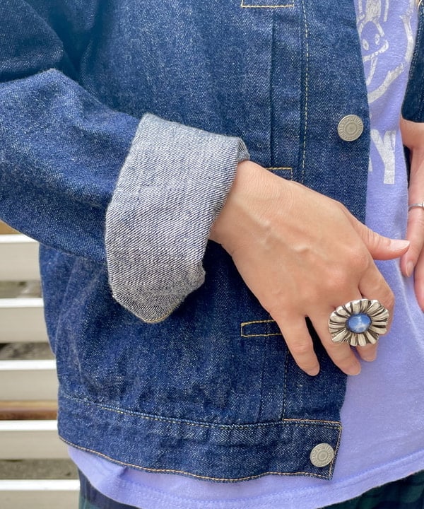 コウリキ　マミさんの「BEAMS WOMEN｜BEAMS BOY / ポリエステル ウール シンチ バック スラックス」を使ったコーディネート