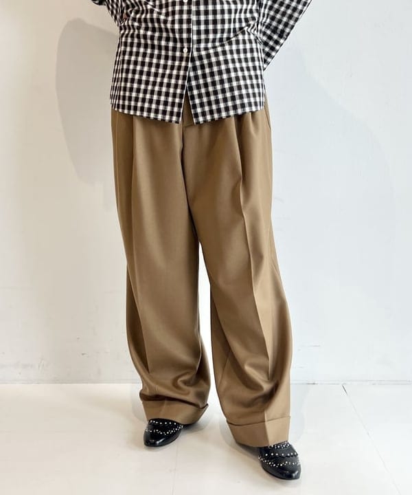 中丸　栞さんの「BEAMS WOMEN｜」を使ったコーディネート