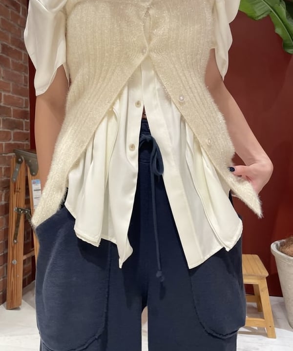 サカサイスズカさんの「BEAMS WOMEN｜maturely / FibrilSatin Blouse」を使ったコーディネート