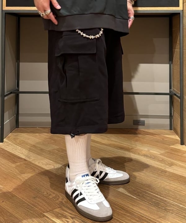 三宅 康平さんの「BEAMS WOMEN｜スウェット カーゴ ショートパンツ」を使ったコーディネート