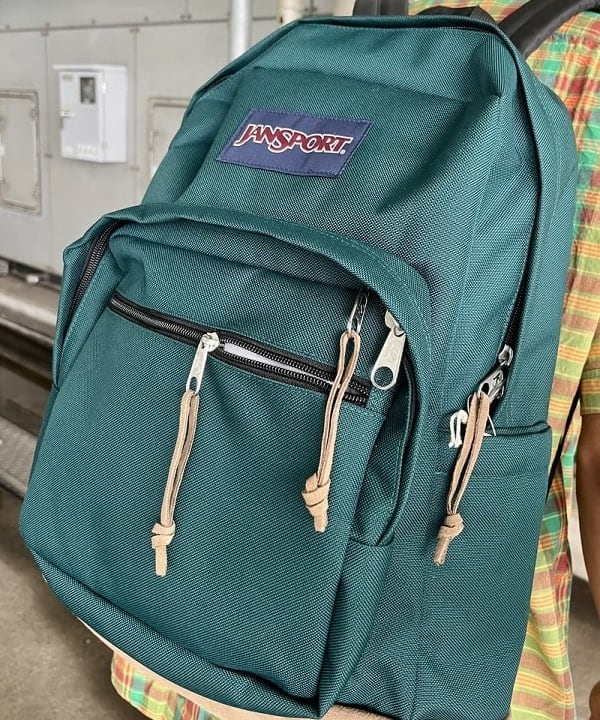 NADEL ナデールさんの「BEAMS WOMEN｜JANSPORT / Right Pack」を使ったコーディネート