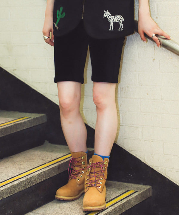 神坂 莉子さんの「BEAMS WOMEN｜Timberland × Ray BEAMS / 8inch Puffer Boots」を使ったコーディネート