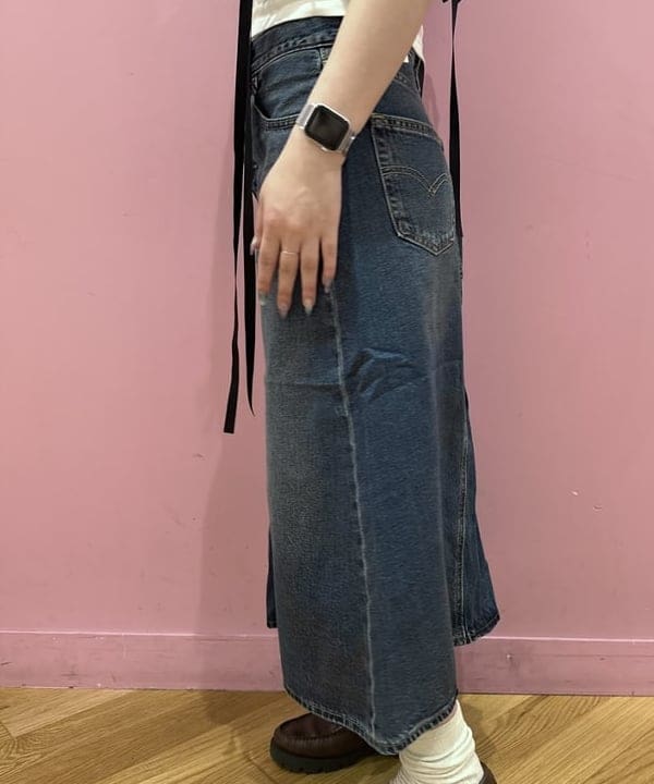 ケミオさんの「BEAMS WOMEN｜LEVI’S(R) / HIGH RISE A-LINE DECON SKIRT」を使ったコーディネート