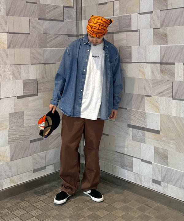 石郷岡 稜さんの「ベーシック ツイル イージーパンツ」を使ったコーディネート