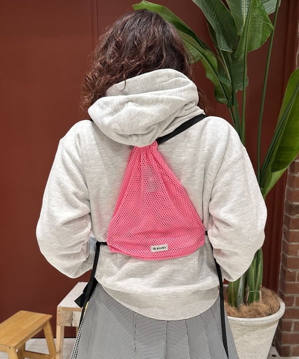 竹村 澄玲さんの「BEAMS WOMEN｜adidas / BAGGY FIT FIREBIRD TRACKPANTS」を使ったコーディネート