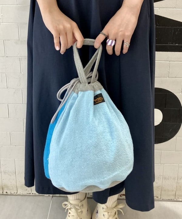 小原 もこさんの「BEAMS WOMEN｜BEAMS BOY / 樹脂 パール ロング ネックレス」を使ったコーディネート