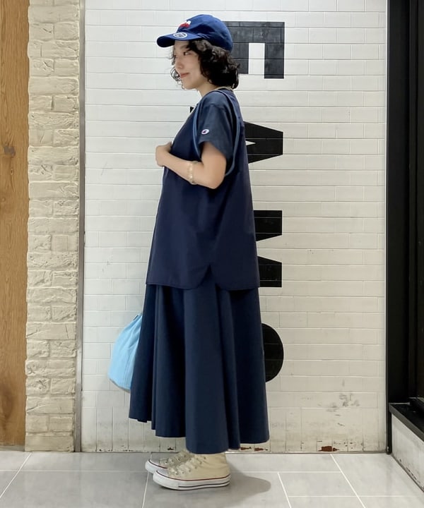 小原 もこさんの「BEAMS WOMEN｜BEAMS BOY / 樹脂 パール ロング ネックレス」を使ったコーディネート