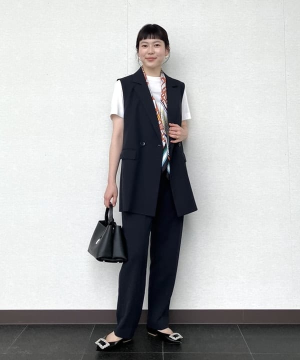Ichika Hondaさんの「BEAMS WOMEN｜PIPPICHIC / ANNA V JEWERLY ビジュー パンプス」を使ったコーディネート