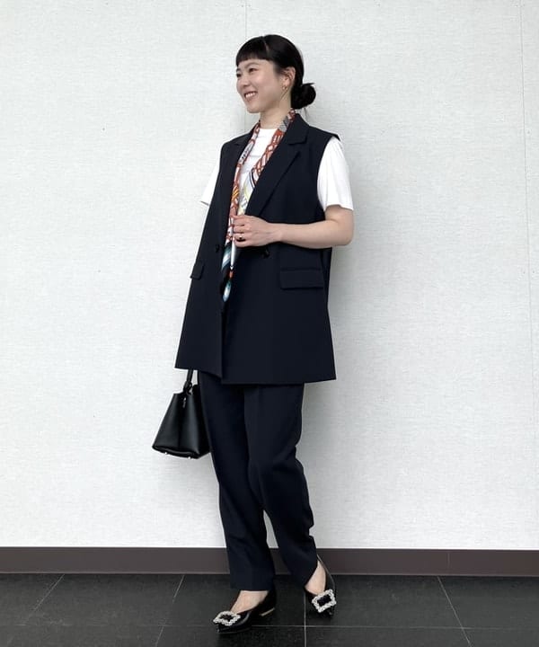 Ichika Hondaさんの「BEAMS WOMEN｜PIPPICHIC / ANNA V JEWERLY ビジュー パンプス」を使ったコーディネート