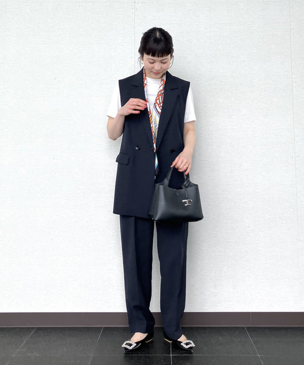 Ichika Hondaさんの「BEAMS WOMEN｜PIPPICHIC / ANNA V JEWERLY ビジュー パンプス」を使ったコーディネート