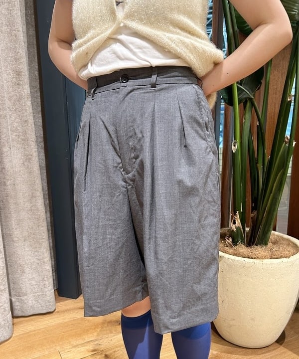 庭野 優紀さんの「ティアドロップ 眼鏡」を使ったコーディネート