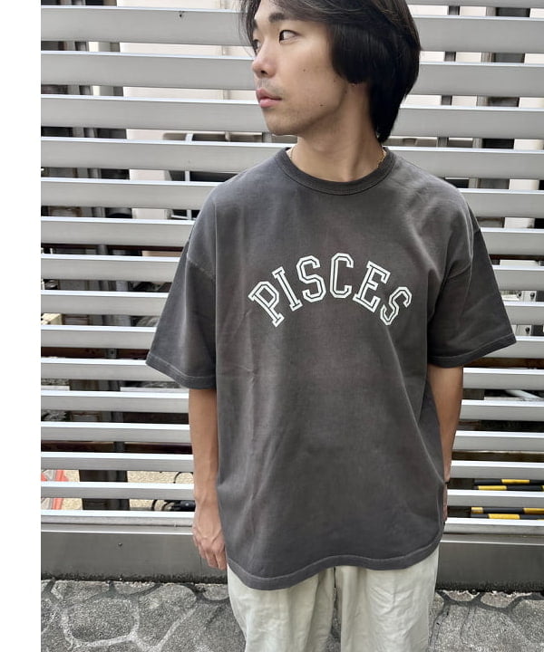 槙山 賢斗さんの「BEAMS WOMEN｜BEAMS / ヴィンテージ加工 カレッジ Tシャツ」を使ったコーディネート