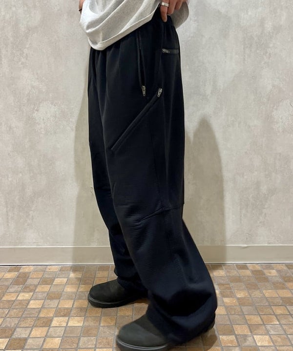 菊田 悠さんの「BEAMS WOMEN｜BEAMS / テック カーゴパンツ」を使ったコーディネート