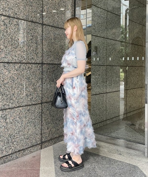 田中 里実さんの「BEAMS WOMEN｜ﾗﾒﾁｭｰﾙｾﾝﾀｰｼｰﾑT」を使ったコーディネート