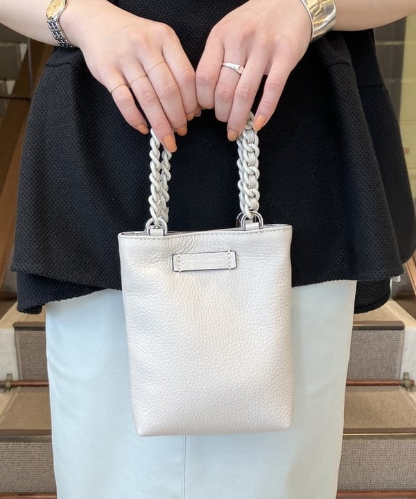 蒲原 捺美さんの「BEAMS WOMEN｜Demi-Luxe BEAMS / ラッセルメッシュ ノースリーブ プルオーバー」を使ったコーディネート