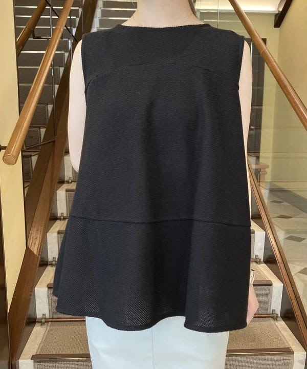 蒲原 捺美さんの「BEAMS WOMEN｜Demi-Luxe BEAMS / ラッセルメッシュ ノースリーブ プルオーバー」を使ったコーディネート