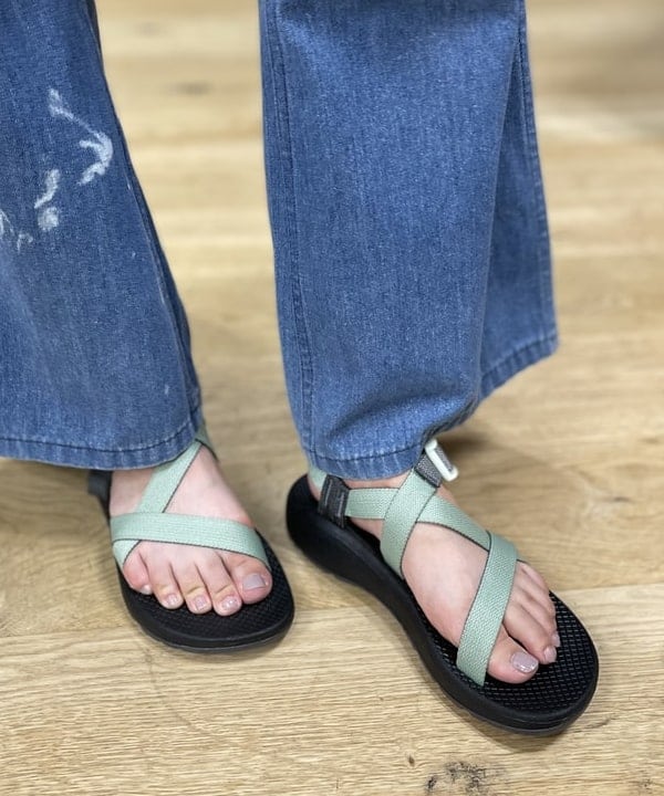 SHINAGAWAさんの「BEAMS WOMEN｜Chaco × BEAMS BOY / 別注 Z CLOUD 24SS」を使ったコーディネート