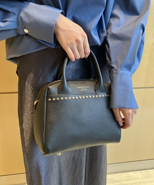 SAKAIさんの「BEAMS WOMEN｜CHRISTIAN VILLA / 別注 スタッズ ボストンバッグ」を使ったコーディネート