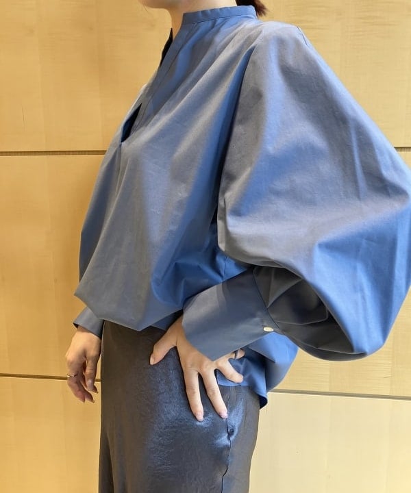 SAKAIさんの「BEAMS WOMEN｜CHRISTIAN VILLA / 別注 スタッズ ボストンバッグ」を使ったコーディネート