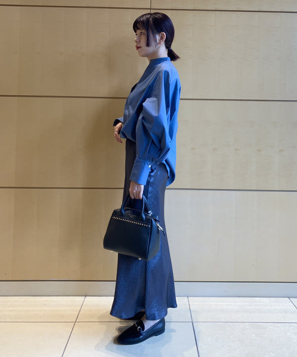 SAKAIさんの「BEAMS WOMEN｜CHRISTIAN VILLA / 別注 スタッズ ボストンバッグ」を使ったコーディネート