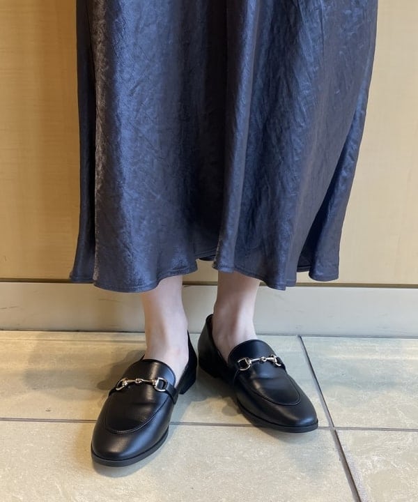 SAKAIさんの「BEAMS WOMEN｜CHRISTIAN VILLA / 別注 スタッズ ボストンバッグ」を使ったコーディネート