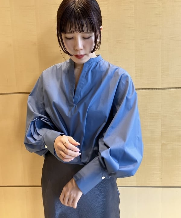 SAKAIさんの「BEAMS WOMEN｜CHRISTIAN VILLA / 別注 スタッズ ボストンバッグ」を使ったコーディネート