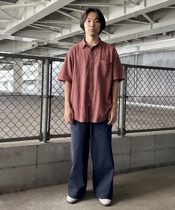 槙山 賢斗さんの「BEAMS WOMEN｜1940'sディテール ワイドチノパンツ」を使ったコーディネート