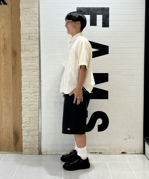 赤羽 花さんの「BEAMS WOMEN｜BEAMS BOY / ポリエステルリネン ワークシャツ」を使ったコーディネート