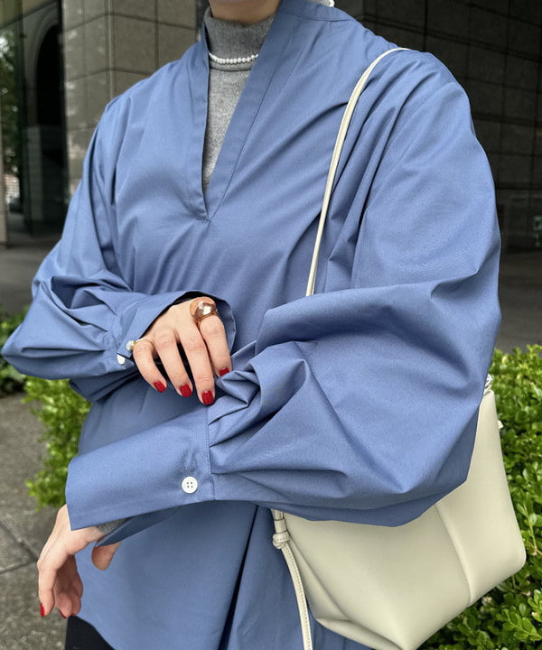 大浦 栞さんの「BEAMS WOMEN｜シンプル タイト ニットスカート .M.」を使ったコーディネート