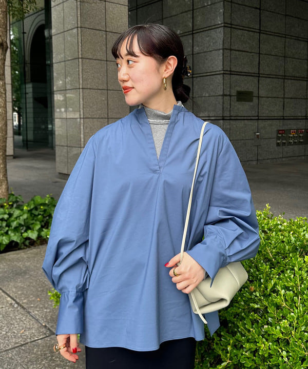 大浦 栞さんの「BEAMS WOMEN｜シンプル タイト ニットスカート .M.」を使ったコーディネート