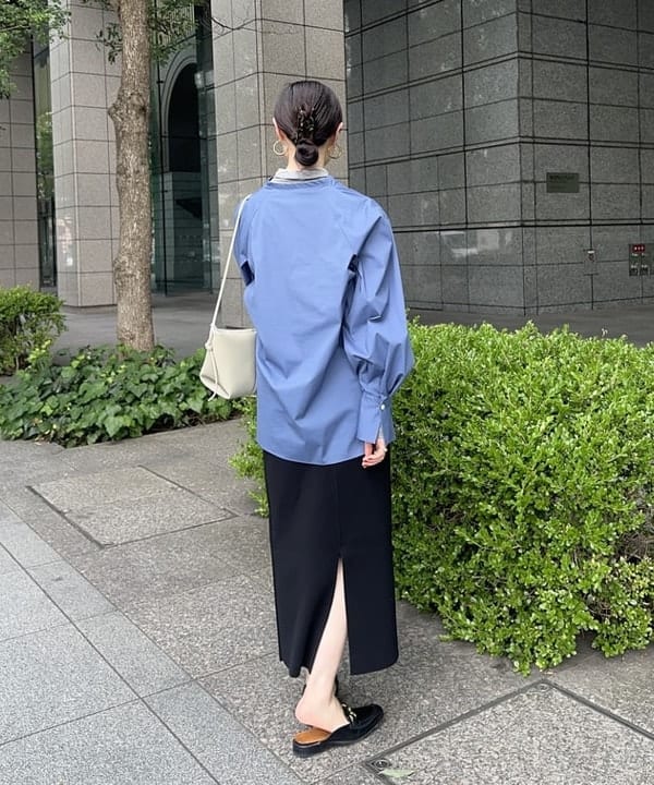 大浦 栞さんの「BEAMS WOMEN｜シンプル タイト ニットスカート .M.」を使ったコーディネート
