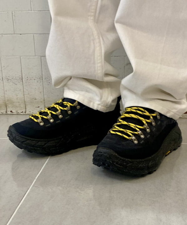 鈴木 悠里さんの「BEAMS WOMEN｜ワイド テーパード デニム」を使ったコーディネート