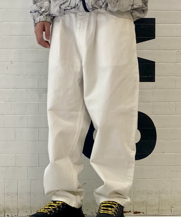 鈴木 悠里さんの「BEAMS WOMEN｜ワイド テーパード デニム」を使ったコーディネート