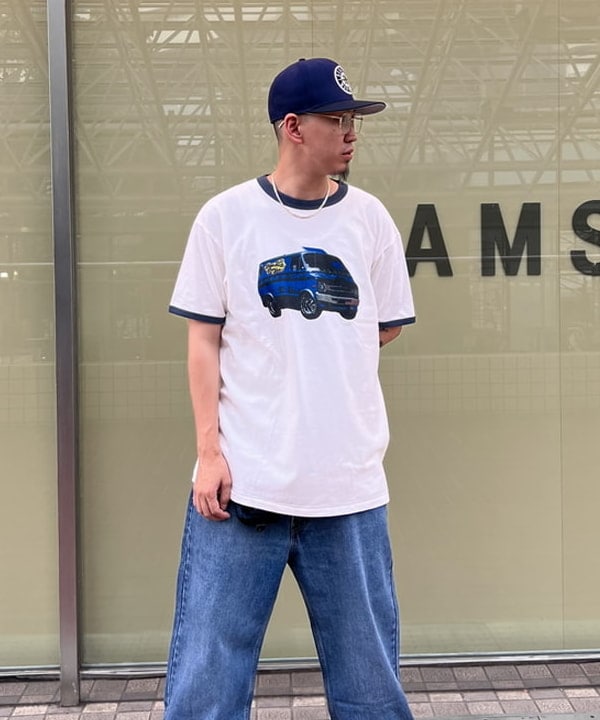 石郷岡 稜さんの「GREGORY / 別注 VINTAGE DAY PACK NAVY」を使ったコーディネート
