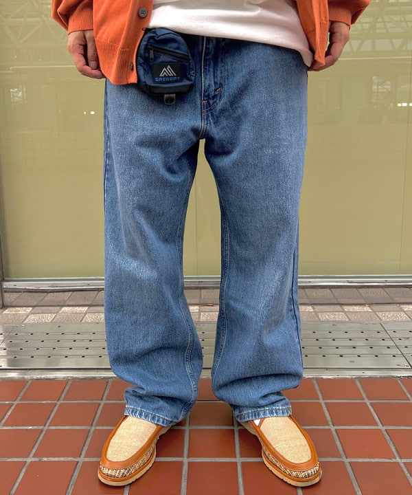 石郷岡 稜さんの「GREGORY / 別注 VINTAGE DAY PACK NAVY」を使ったコーディネート
