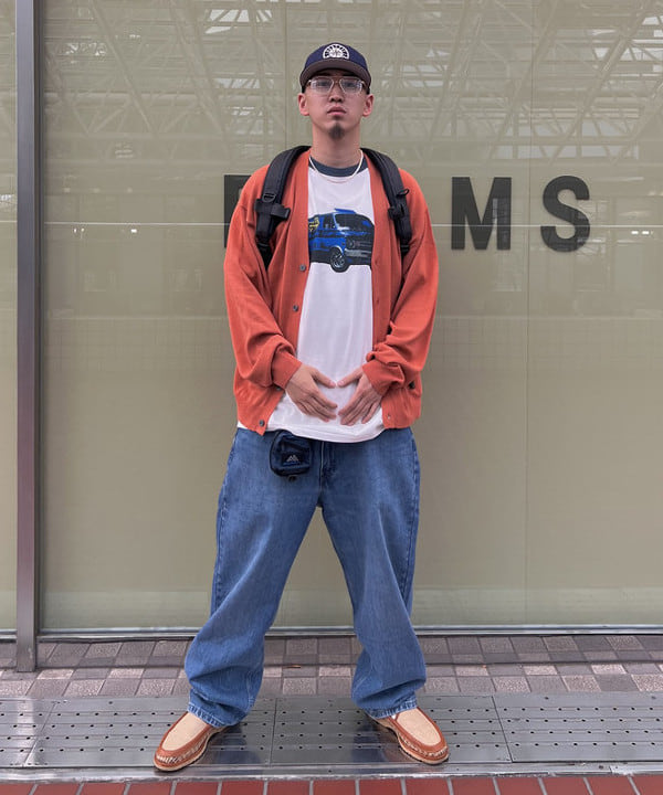 石郷岡 稜さんの「GREGORY / 別注 VINTAGE DAY PACK NAVY」を使ったコーディネート