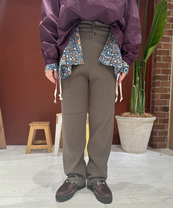 竹村 澄玲さんの「BEAMS WOMEN｜ミリタリー ニットパンツ」を使ったコーディネート