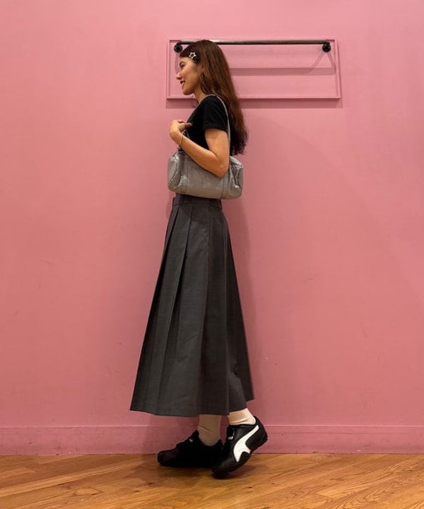 佐々木 南美さんの「BEAMS WOMEN｜PUMA / MOSTRO PERF スニーカー」を使ったコーディネート