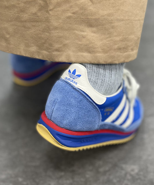 SHINAGAWAさんの「BEAMS WOMEN｜adidas / SL72RS」を使ったコーディネート