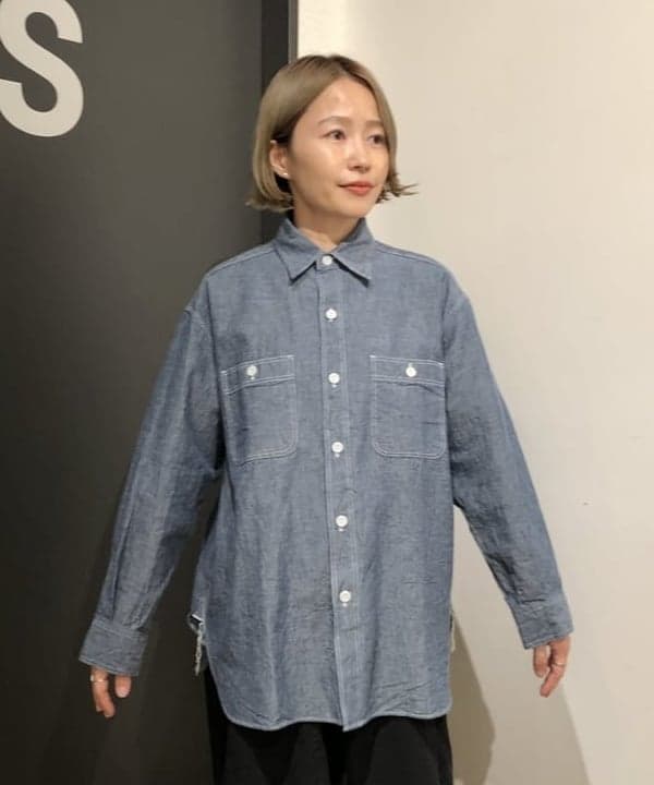 おはぎ(萩原)さんの「BEAMS WOMEN｜【別注】BUZZ RICKSON'S / シャンブレー ロングスリーブ シャツ」を使ったコーディネート