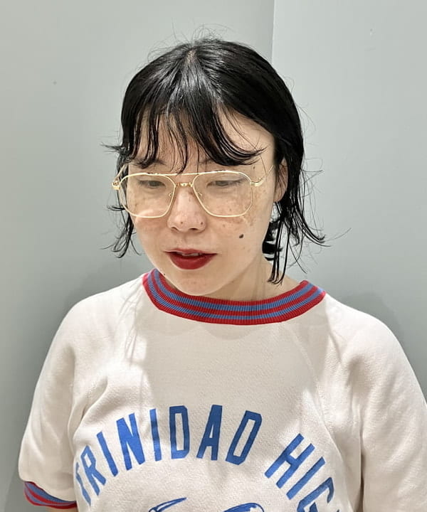 乙藤 侑里さんの「BEAMS WOMEN｜ティアドロップ 眼鏡」を使ったコーディネート