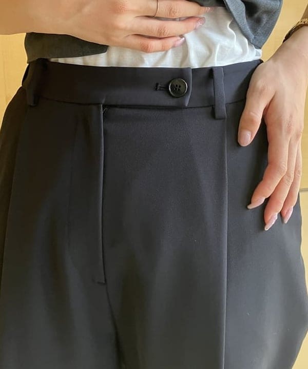 SAKAIさんの「BEAMS WOMEN｜ポリエステル ウール ツイル ビスチェ」を使ったコーディネート
