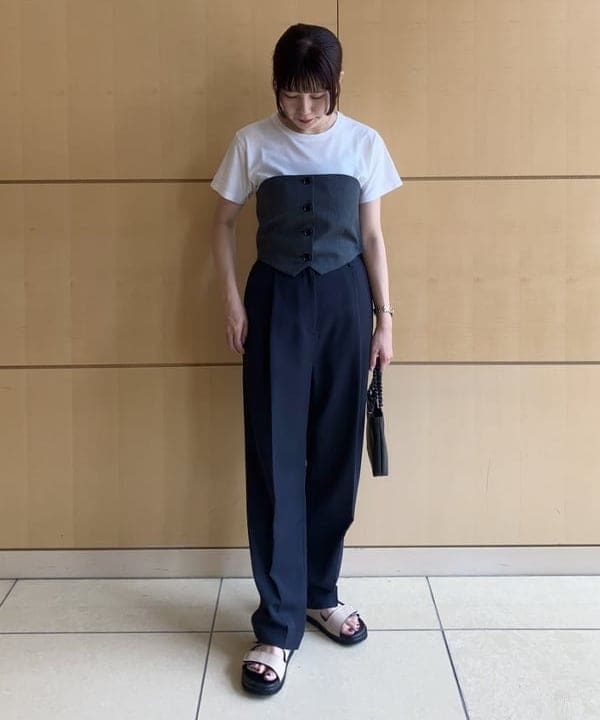 SAKAIさんの「BEAMS WOMEN｜ポリエステル ウール ツイル ビスチェ」を使ったコーディネート