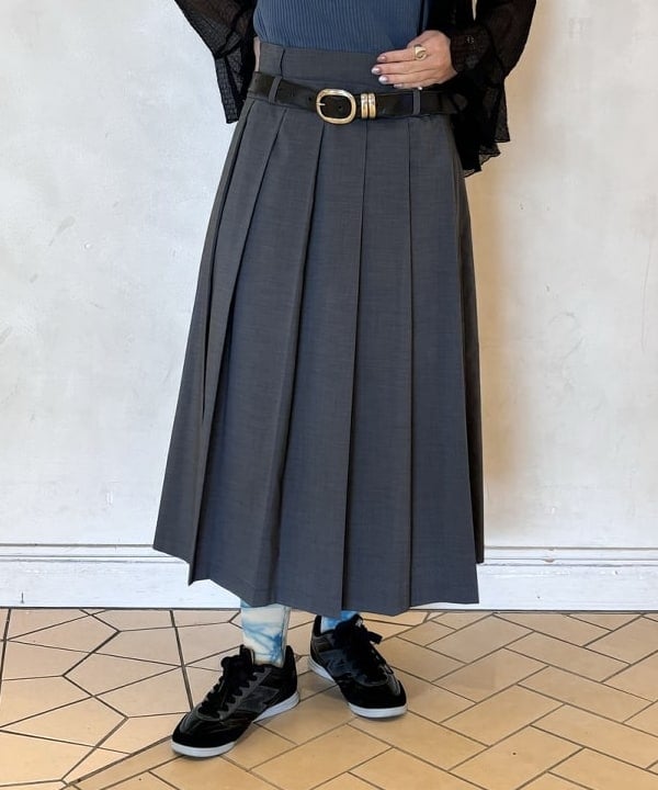 ちりこさんの「BEAMS WOMEN｜シアー ラッフル ブラウス」を使ったコーディネート