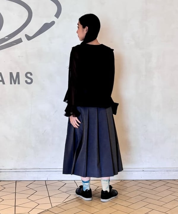 ちりこさんの「BEAMS WOMEN｜シアー ラッフル ブラウス」を使ったコーディネート