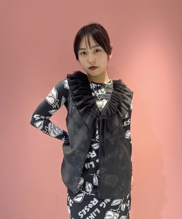 星野 真依さんの「BEAMS WOMEN｜Ray BEAMS / ラッフルカラー シアー ノースリーブ トップス」を使ったコーディネート