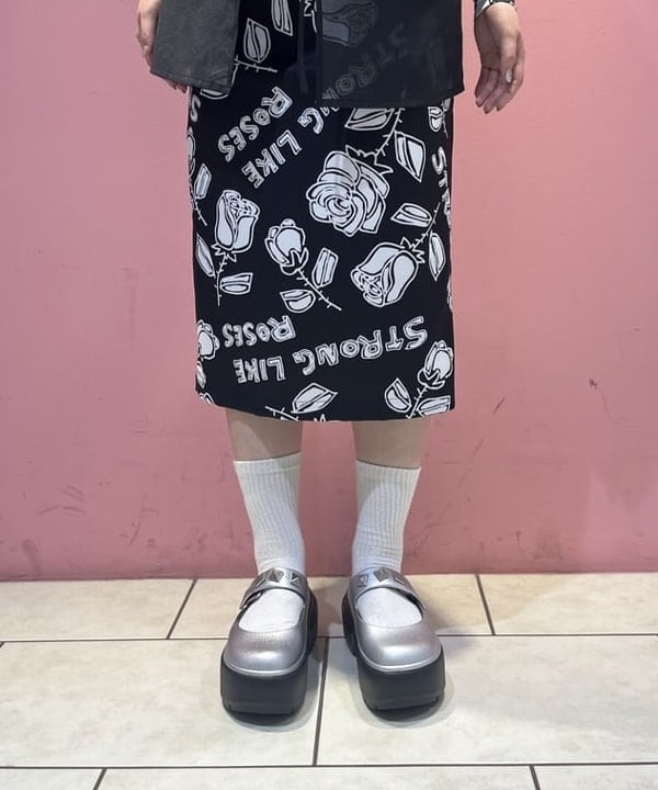 星野 真依さんの「BEAMS WOMEN｜Ray BEAMS / ラッフルカラー シアー ノースリーブ トップス」を使ったコーディネート